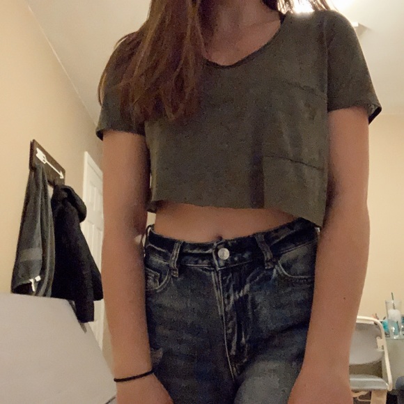 Cropped garage tshirt - Picture 2 of 3